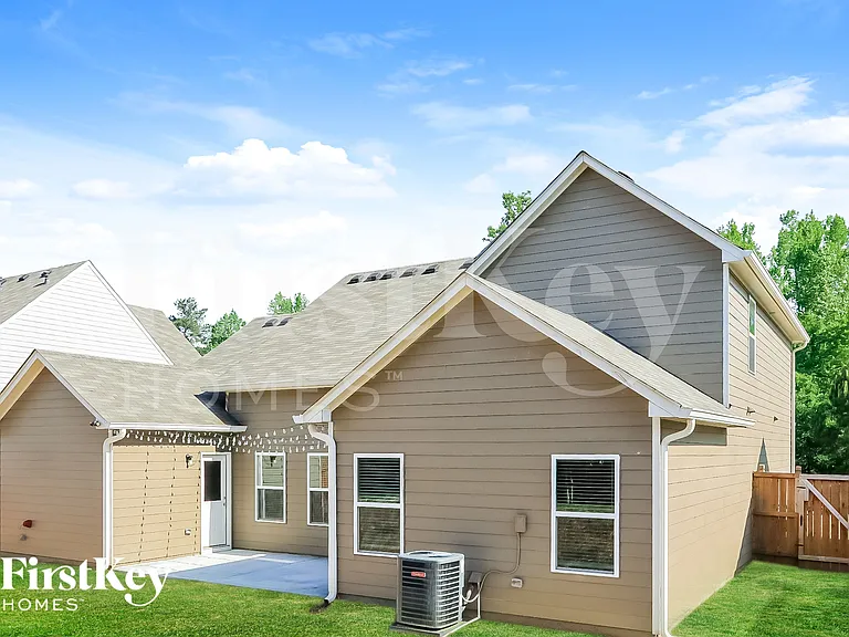 144 Scotland Dr — Photo 15