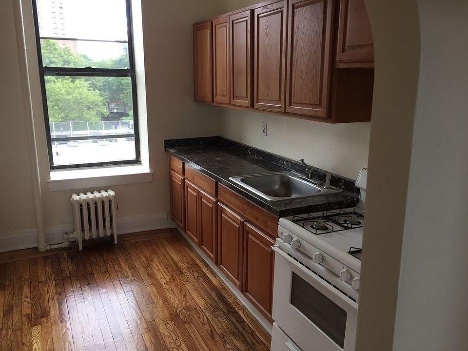 1st image of 500 E 119th St APT 5