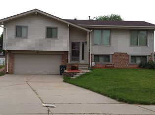 13524 V Cir, Omaha, NE 68137
