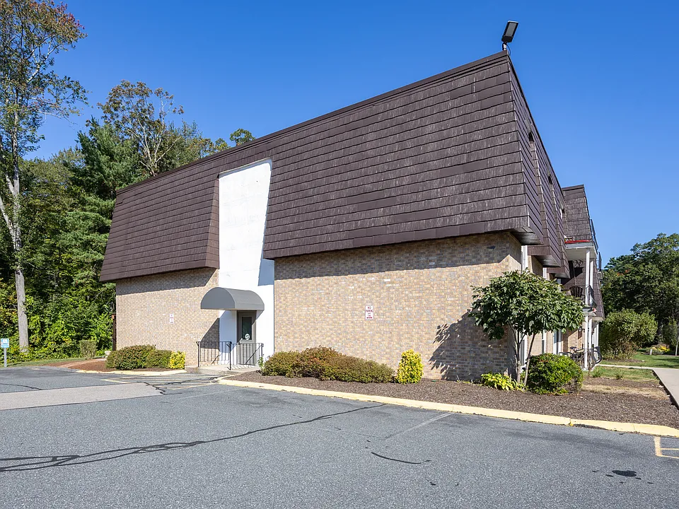 23 Shadowbrook Ln #6
