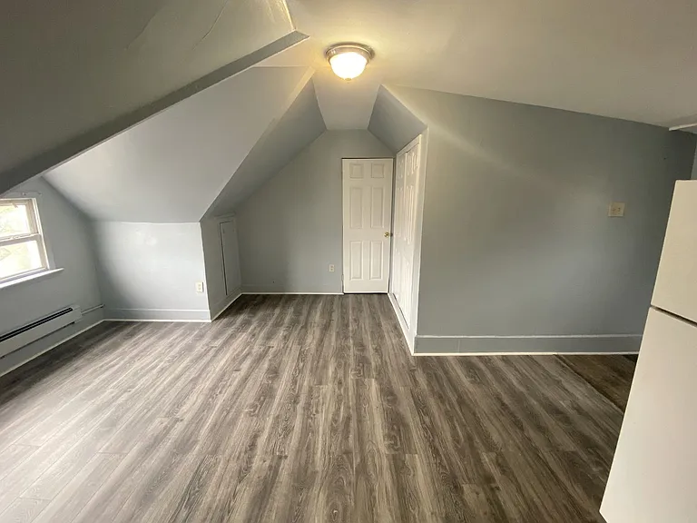 114 Joyce Kilmer Ave — Photo 3