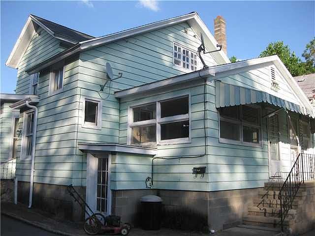 2nd image of 458 S Main St