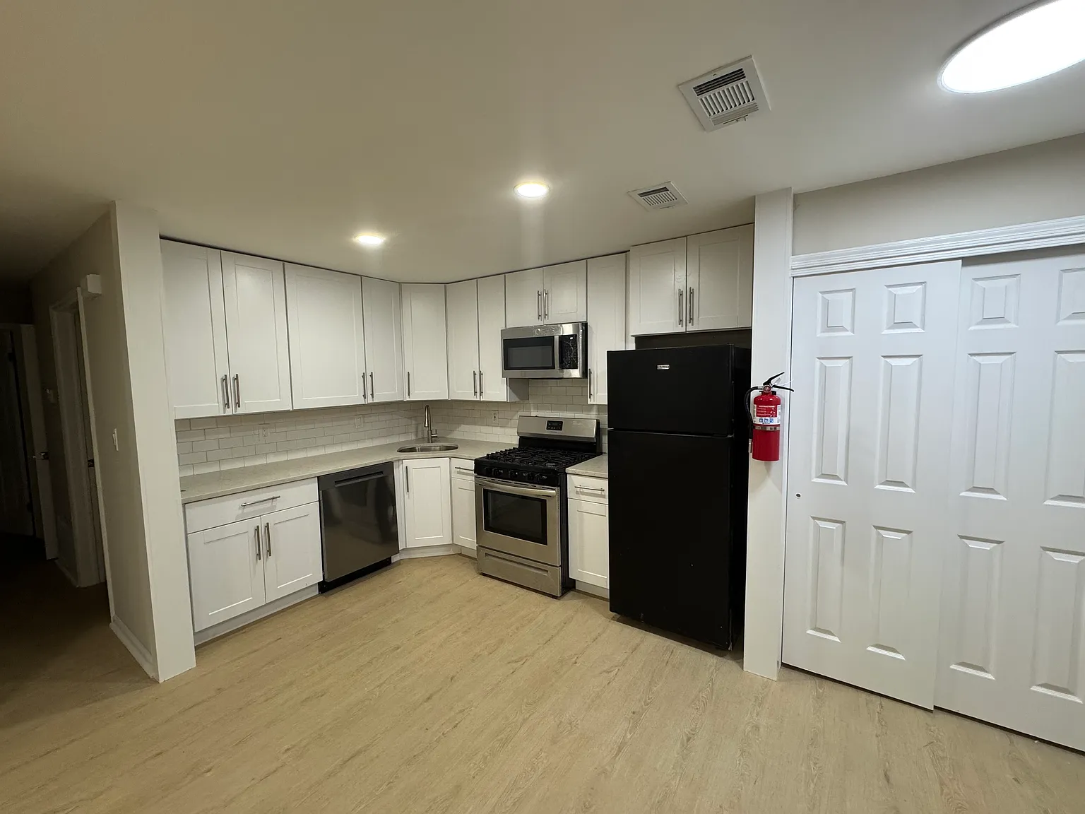 2 bed, 1039 sqft, $2,250 — Photo 1