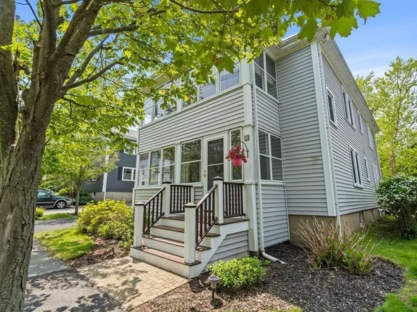 27 Central St #1, Marblehead, MA 01945