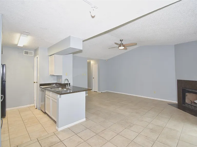 2120 El Paseo St #108 — Photo 7