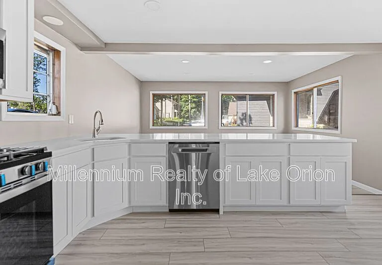 391 Shady Oaks St — Photo 14