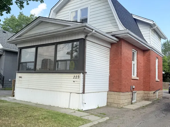 223 Queen St W, Brampton, ON L6Y 1M6