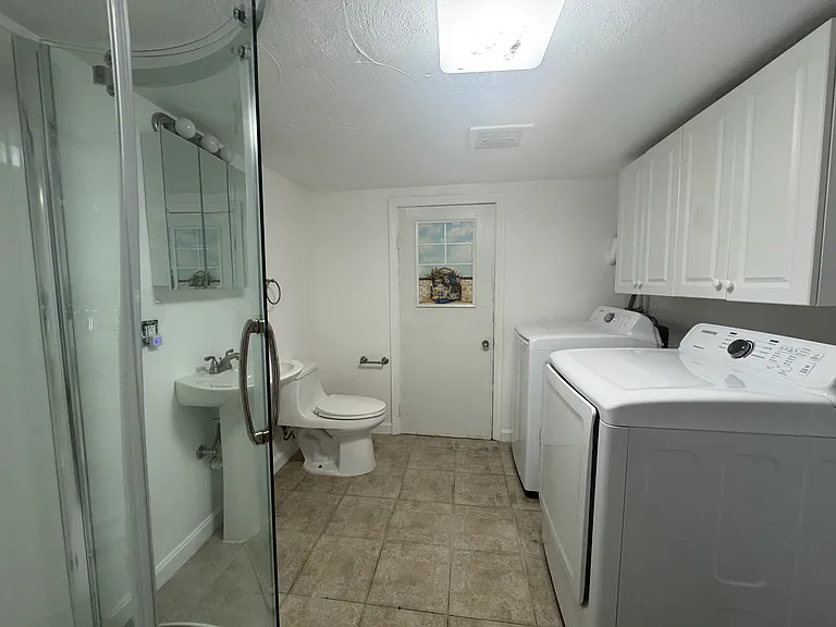 131 Webster St #1 — Photo 12