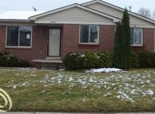 28846 Felician St, Roseville, MI 48066