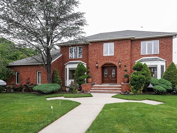 3rd image of 1029 Ionia Ave