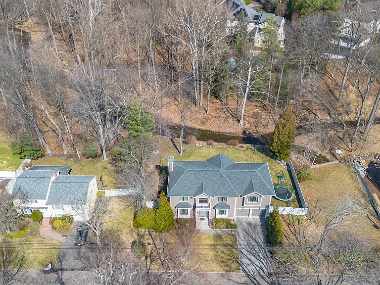 52 Glenwood Ave — Photo 38