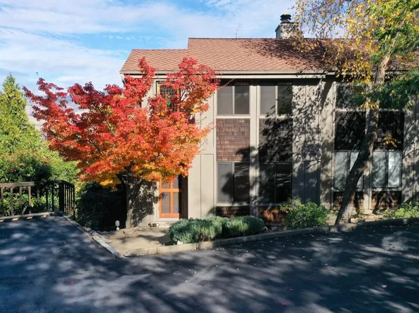 347 Ravenwood Pl, Ashland, OR 97520