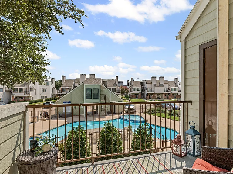 3109 Sondra Dr #208 — Photo 2
