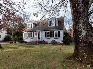 48 Robert Hall Rd, Manchester, NH 03103