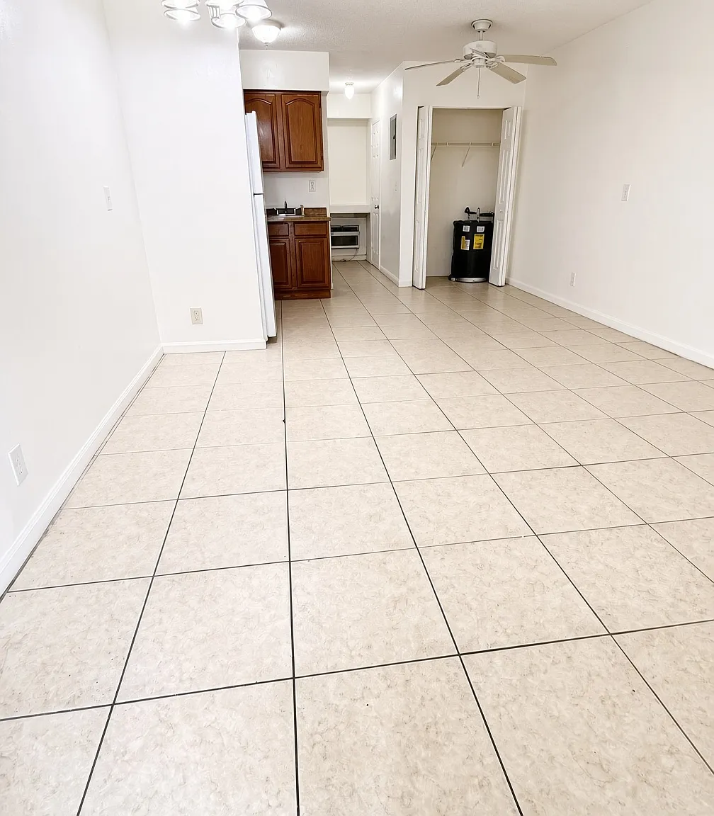 Studio, 403 sqft, $1,300 — Photo 3