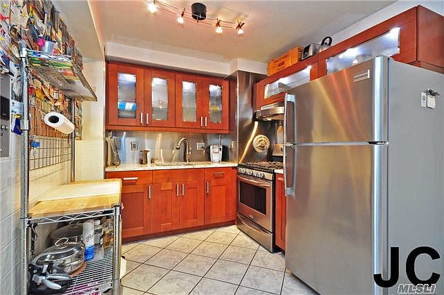 1st image of 370 W Broadway APT 3K