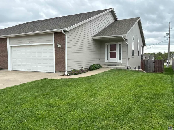 4428 SE Oakview Ln, Topeka, KS 66609