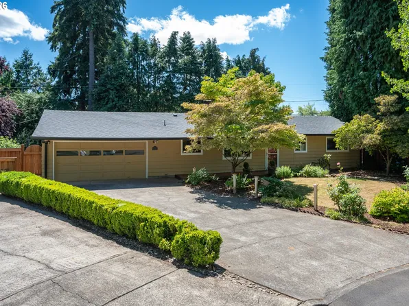 124 NE Lincoln Ct, Hillsboro, OR 97124