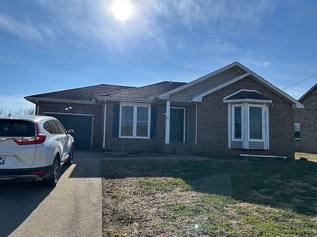 1st image of 213 Windmeade Cir