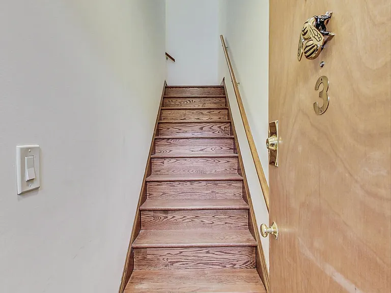 311 6th St SE #3 — Photo 3