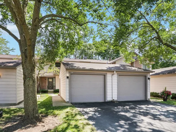 125 Windsor Dr, Vernon Hills, IL 60061