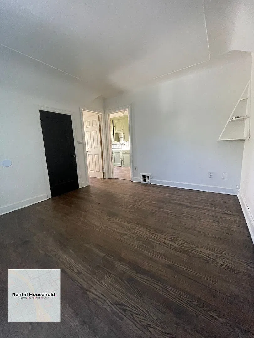 16820 Rockdale — Photo 2