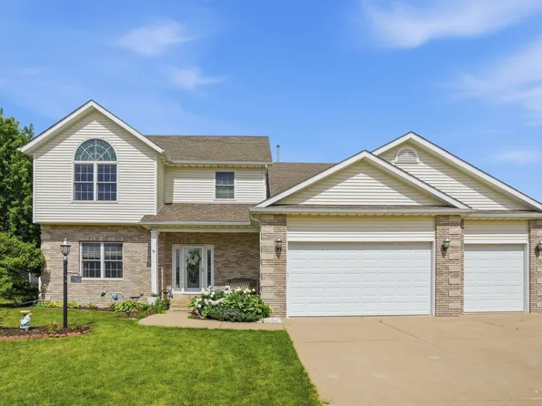 104 Park View Dr, Eldridge, IA 52748