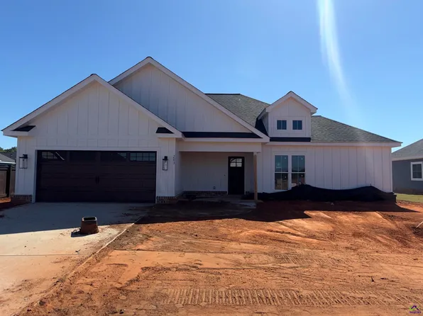 203 Sugar Creek Trl, Perry, GA 31069