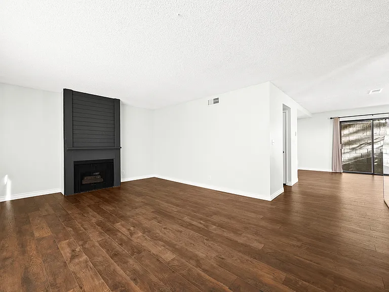 1040 S Garfield Ave — Photo 5
