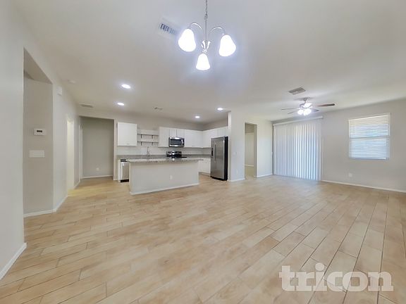 3rd image of 15831 W Port Royale Ln