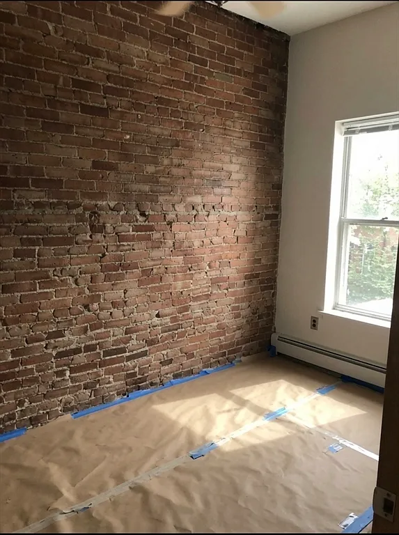 2 bed, 1.0 bath, 800 sqft, $4,000 — Photo 3