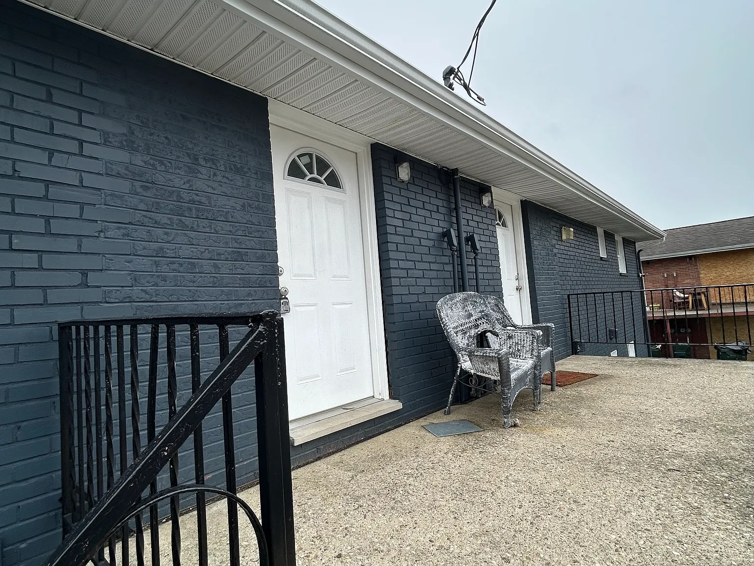 2 bed, 858 sqft, $1,200 — Photo 3