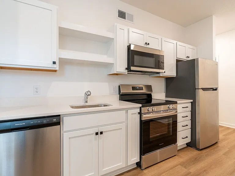 110 N Delaware Ave — Photo 16