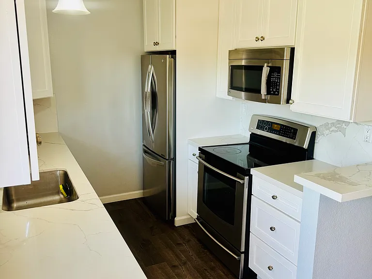 2744 Hornblend St #1 — Photo 12