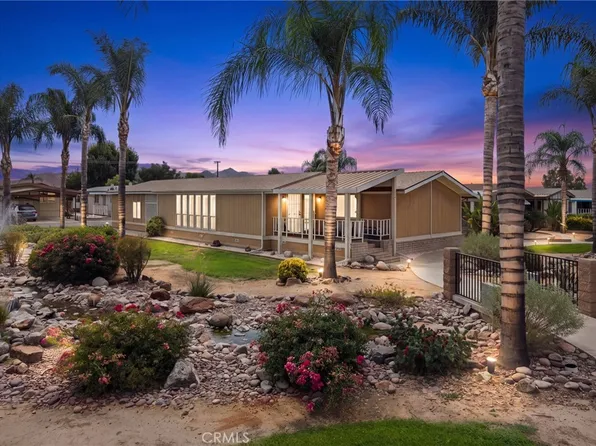 1371 Bishop Dr, Hemet, CA 92545