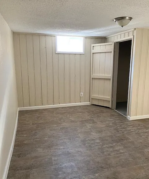 1570 W Dakota Ave — Photo 13