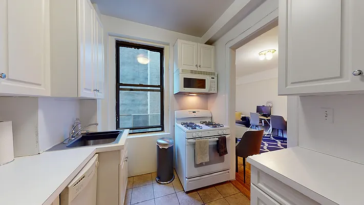 Rented by Bond New York | media 5