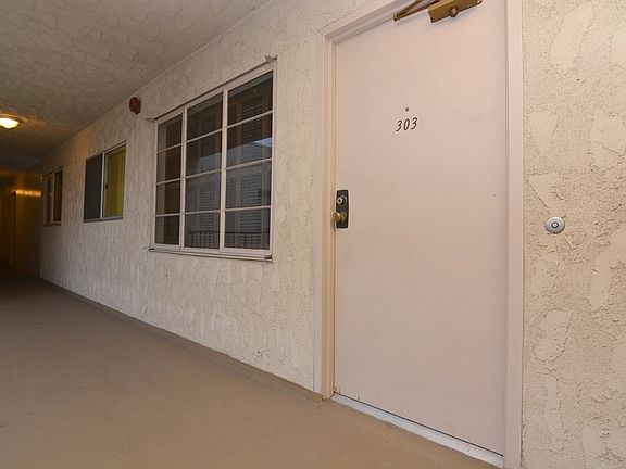 5th image of 510 N Jackson St APT 303