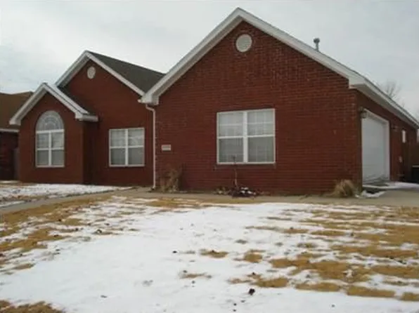 1210 N 23rd St, Rogers, AR 72756