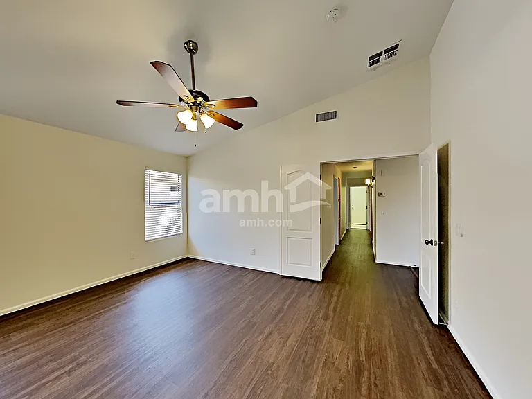 10262 W Patrick Ln — Photo 18