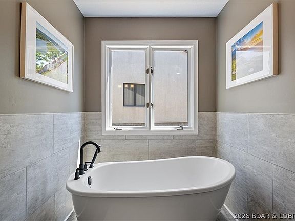 5th image of 576 Racquet Club Dr #407