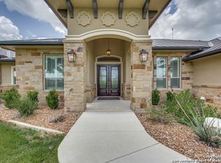 275 Abrego Lake Dr, Floresville, TX 78114