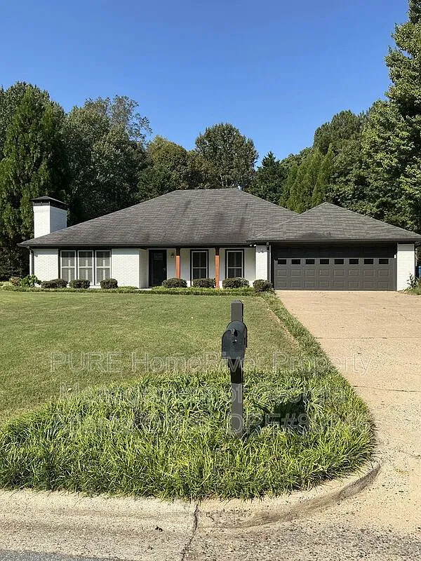 3 bed, 2.5 bath, 2088 sqft — Photo 2