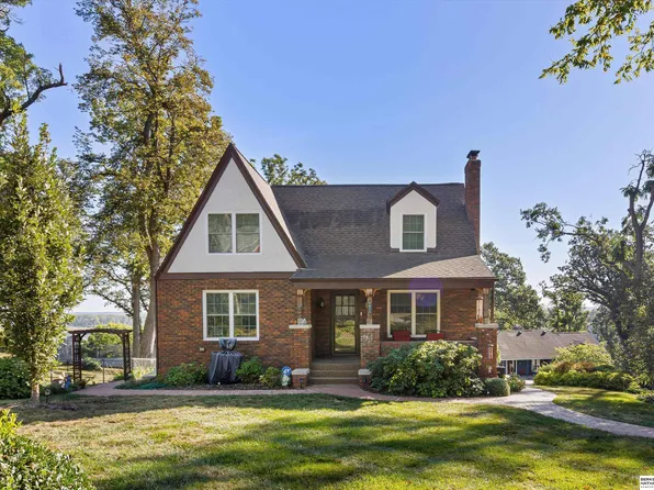 9611 N 29th St, Omaha, NE 68112