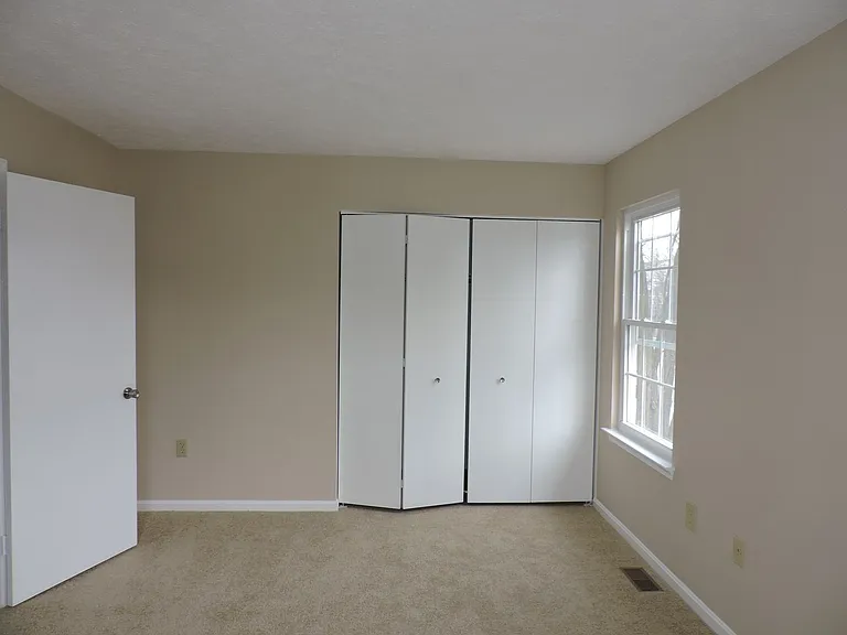 34 Meadowside Ct — Photo 8