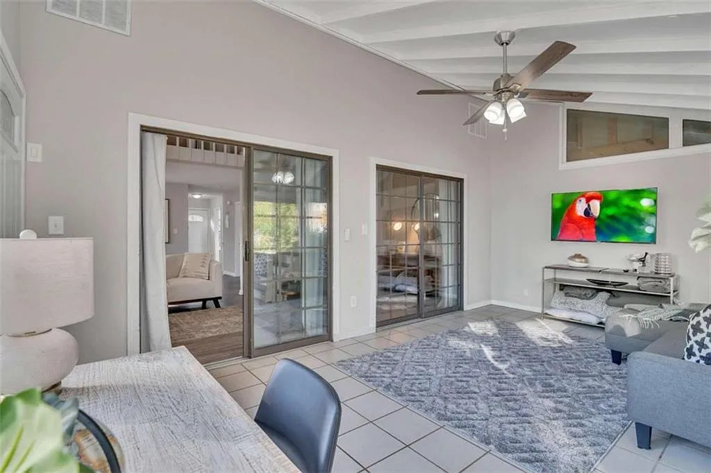 2 bed, 1.5 bath, $3,750 — Photo 4