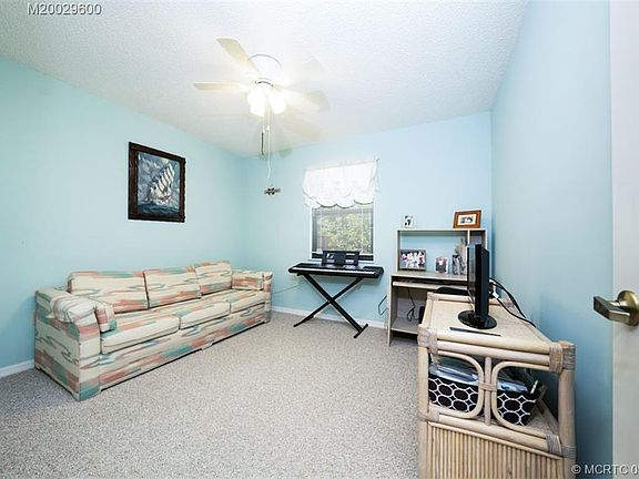 5th image of 931 SE Brookedge Ave