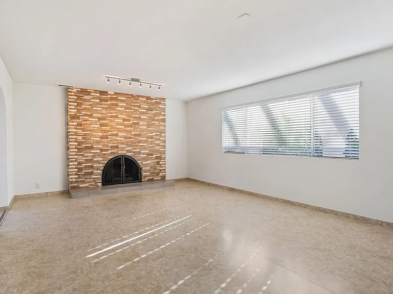 11000 Meadow Glen Way E — Photo 26