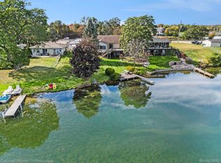 9866 Dixie Hwy, Clarkston, MI 48348