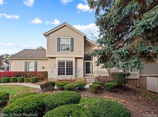 535 Newburne Pointe, Bloomfield Hills, MI 48304